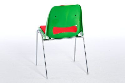 Kunststoffschalenstühle mit Sitz- & Rückenpolster